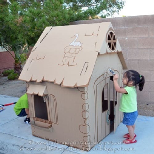 casinha de papelão