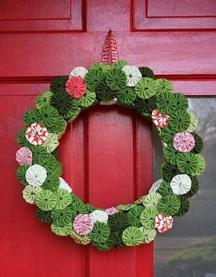 guirlanda de fuxico para o natal com lindos detalhes