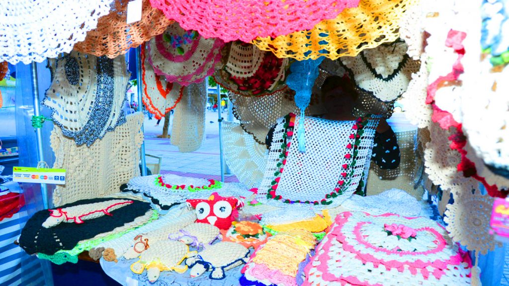 trablahos de croche vender na rua 