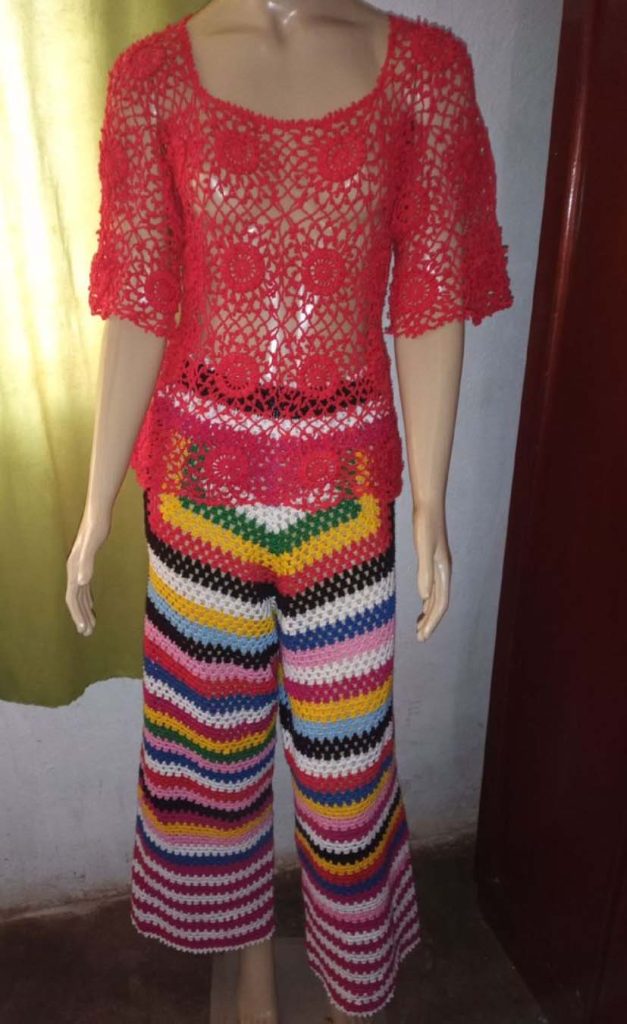 Conjunto de calça e blusa croche