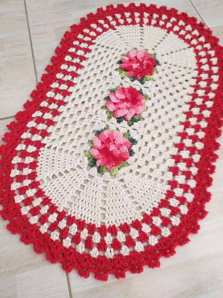 Tapete-oval-de-croche-com-flores-decorar