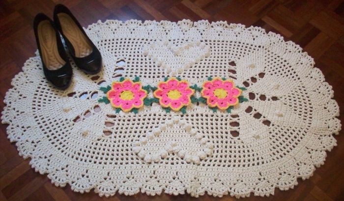 decoracao-Tapete-oval-de-croche-com-flores