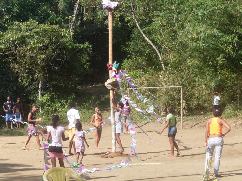 Pau de Sebo festa junina